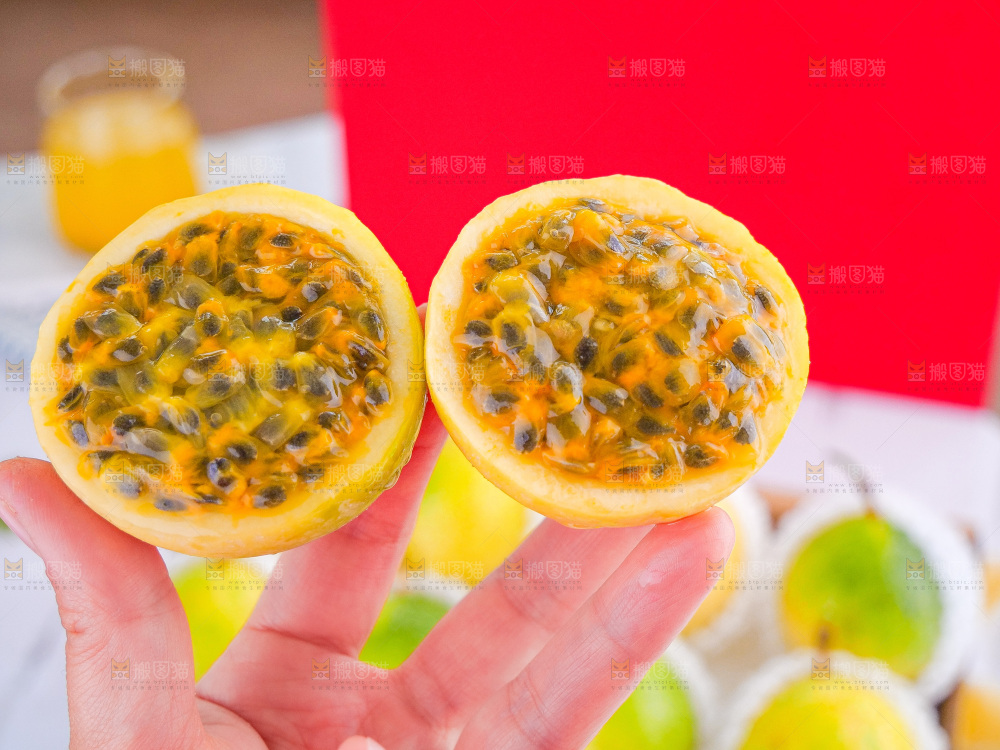 浅底上的花皮百香果