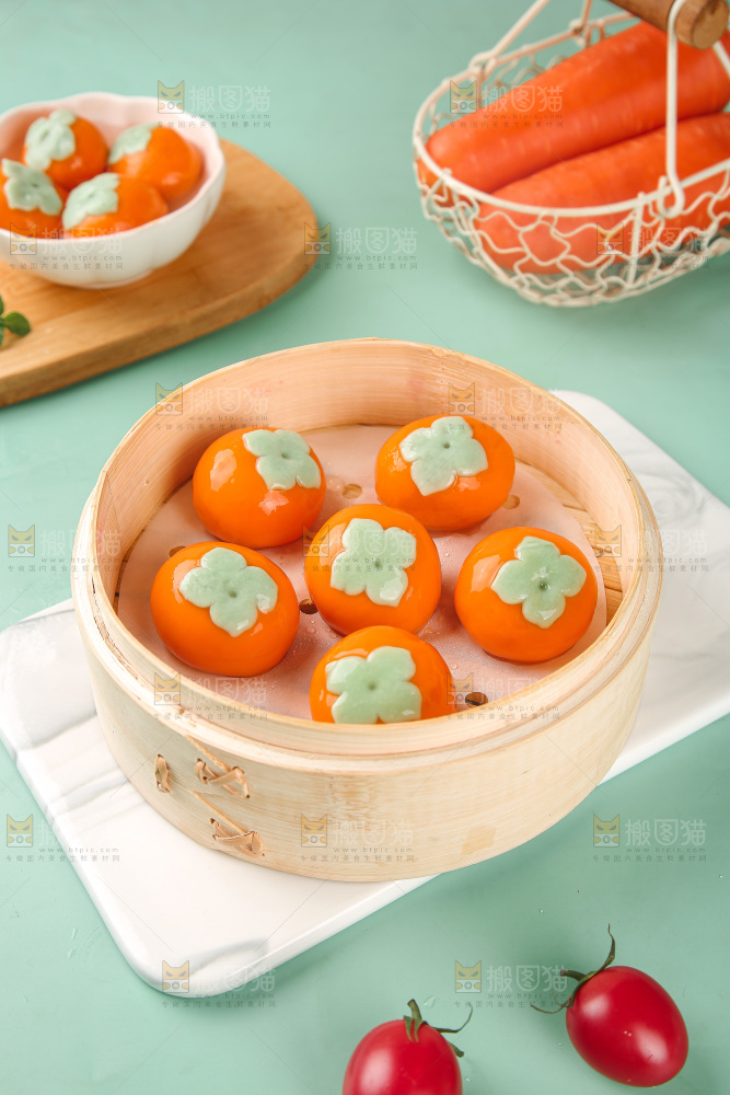 浅底上的柿子汤圆