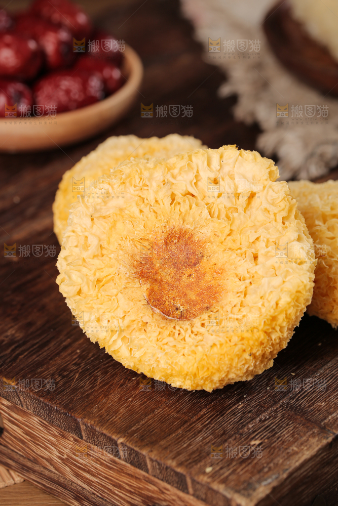 深底上的丑耳