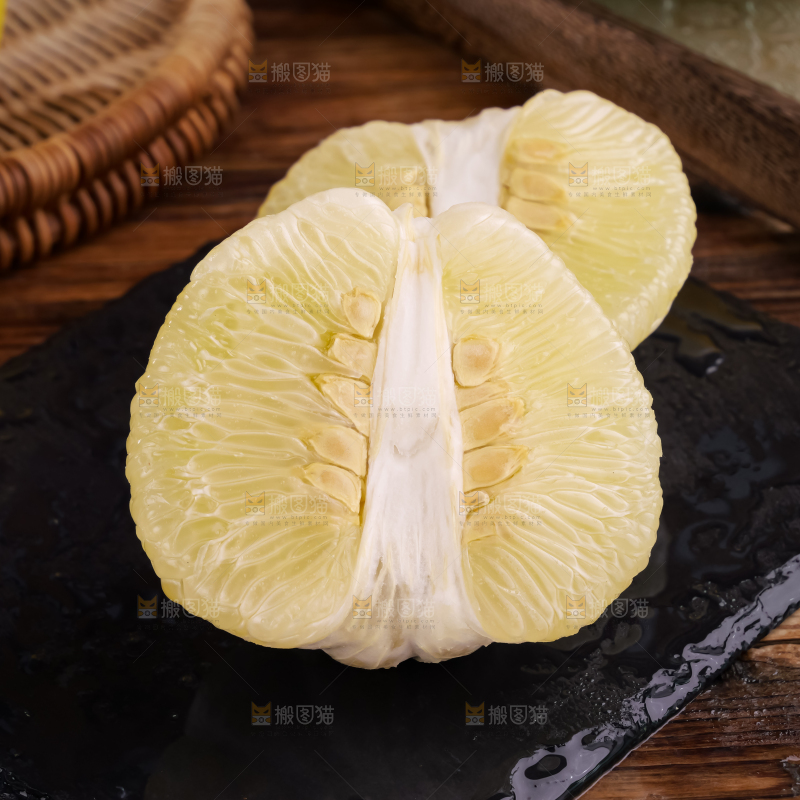 深底上的冰糖柚