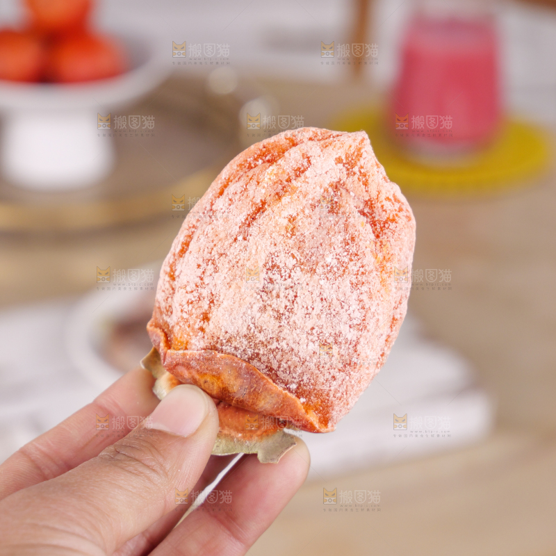 浅底上的吊柿饼