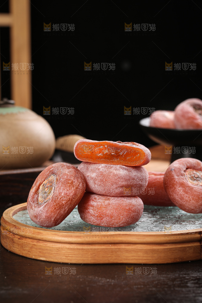 深底上的圆柿饼