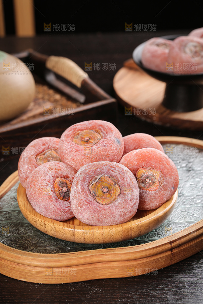 深底上的圆柿饼