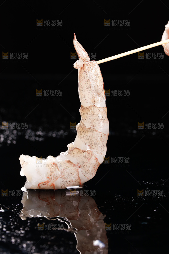 深底上的虾仁