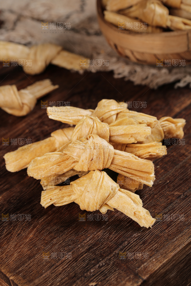 深底上的豆结