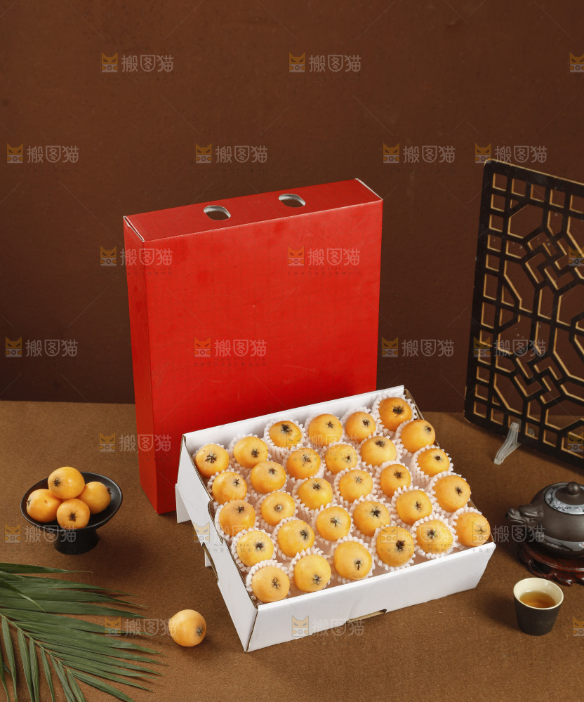 礼盒装的枇杷