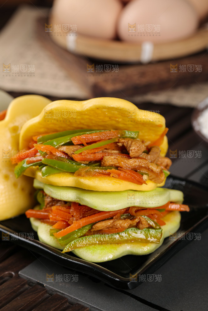 荷叶饼夹肉丝