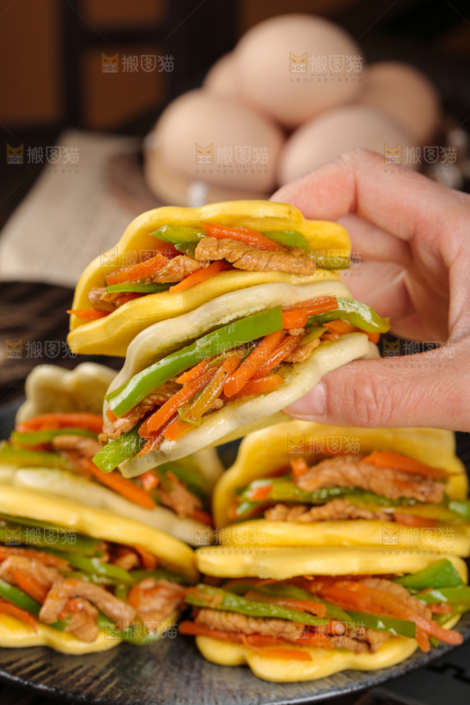 荷叶饼夹肉丝