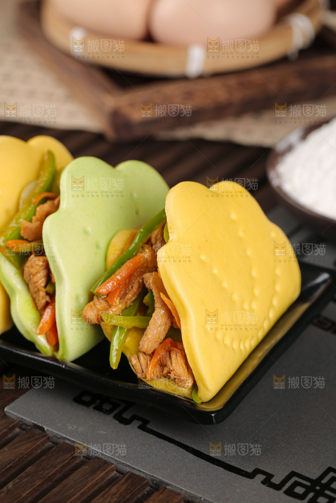荷叶饼夹肉丝