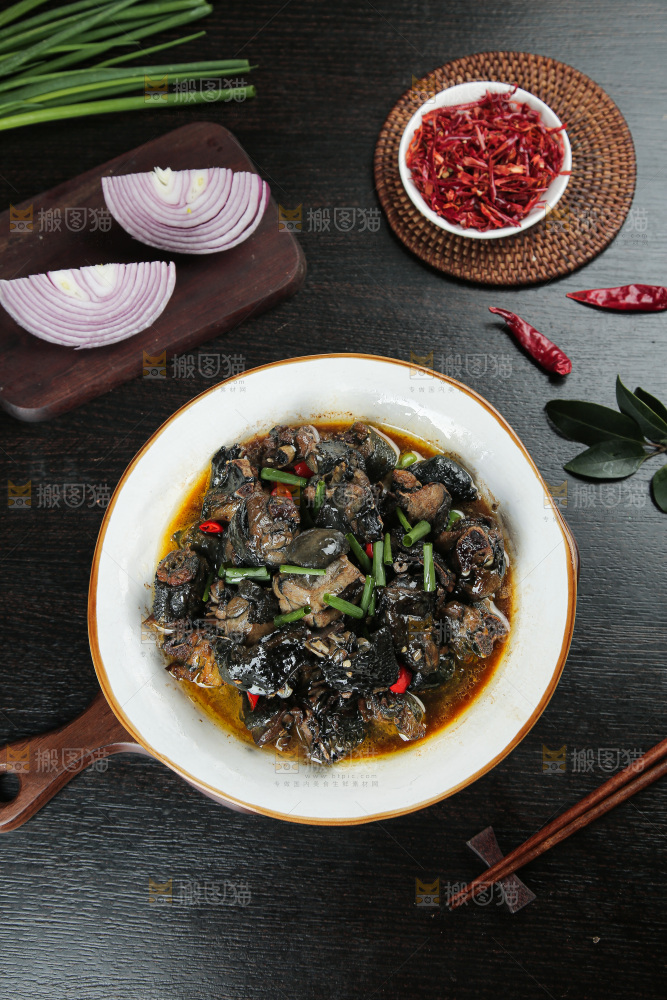 辣炒乌鸡