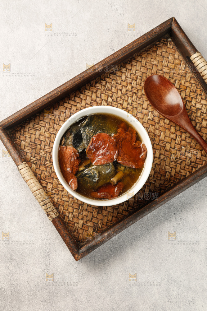 牛肝菌乌鸡汤