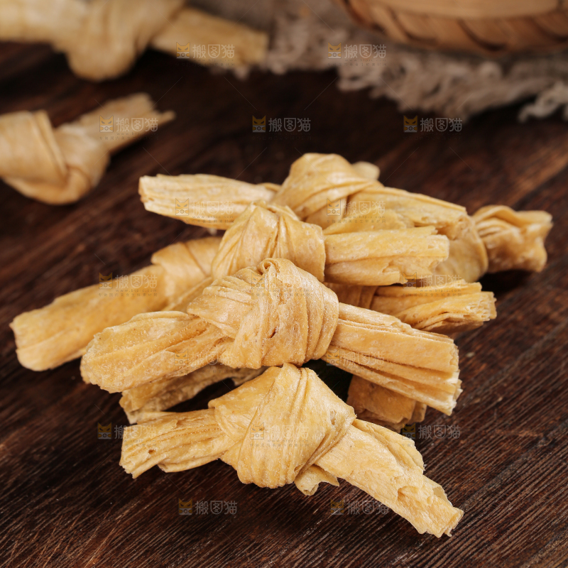 深底上的豆结