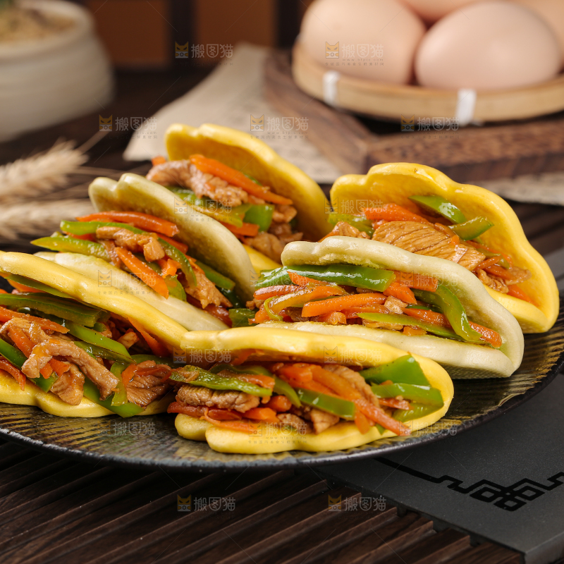荷叶饼夹肉丝