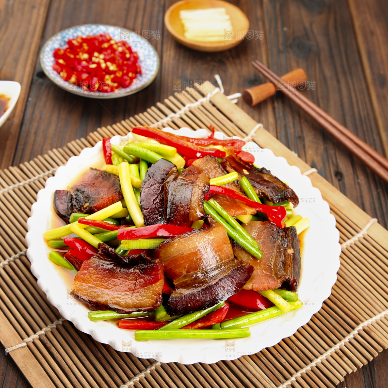 腊肉炒蒜苔