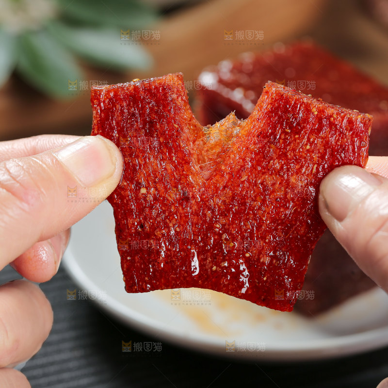 亲嘴烧辣条