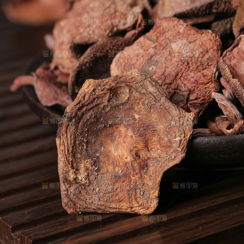 红乳牛肝菌