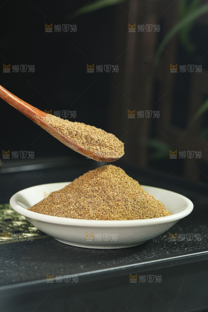 深底上的花椒粉