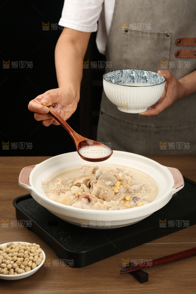 猪蹄炖黄豆