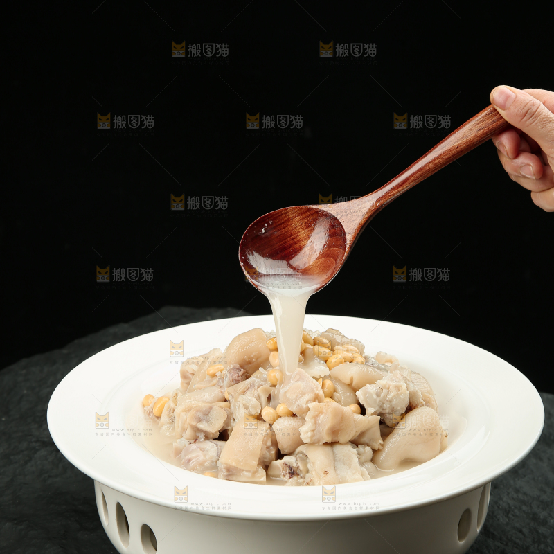 猪蹄炖黄豆