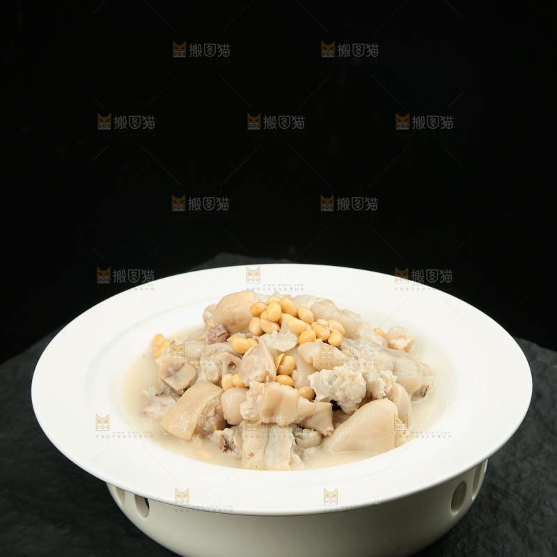 猪蹄炖黄豆