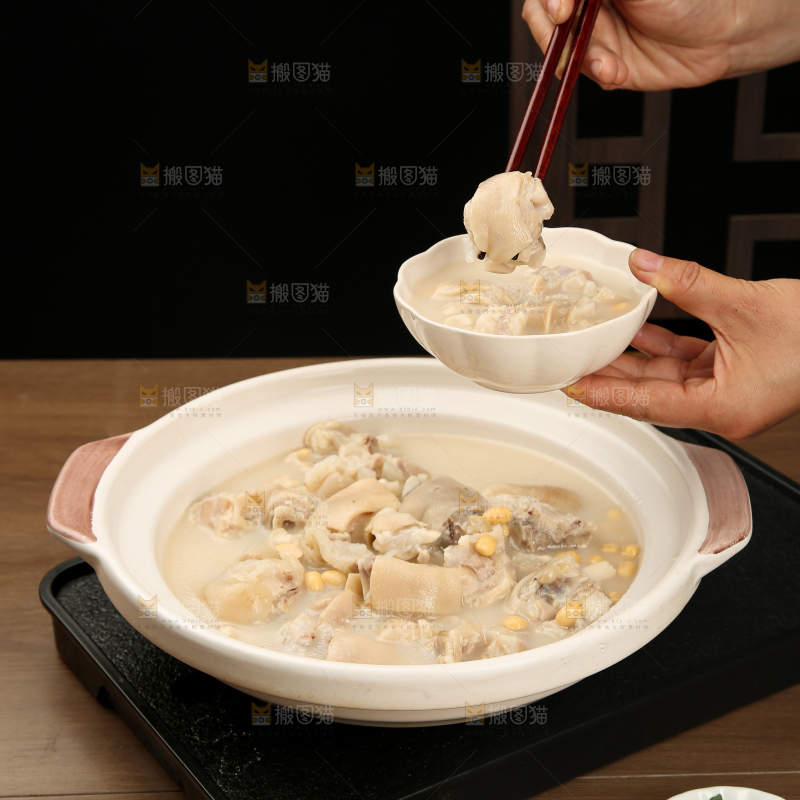 猪蹄炖黄豆