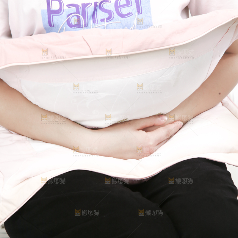 女生不舒服