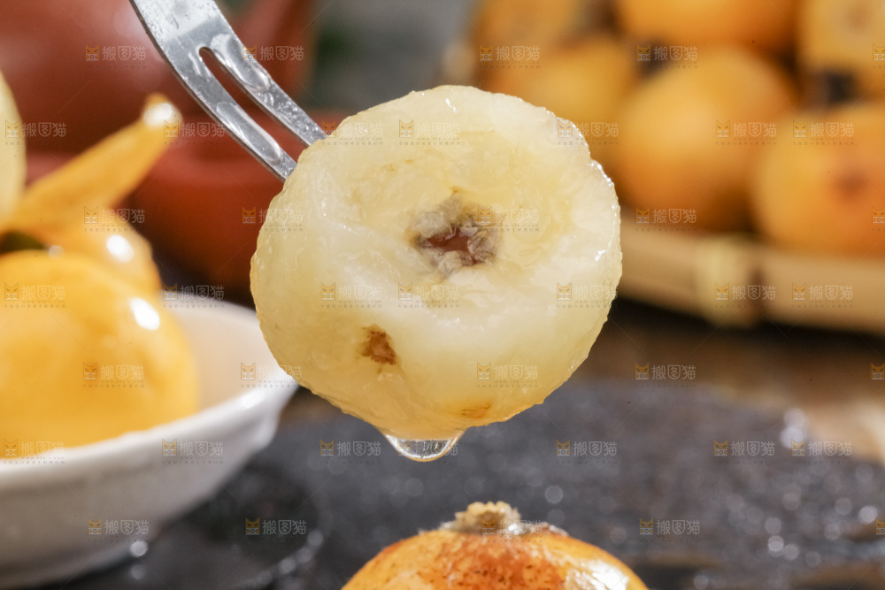 白玉枇杷