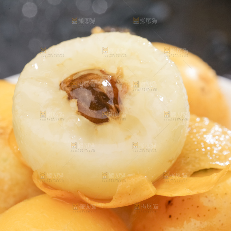 白玉枇杷