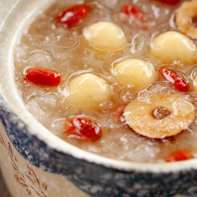 莲子银耳羹