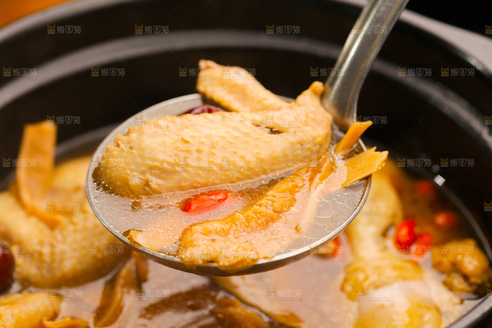 白松茸鸡汤