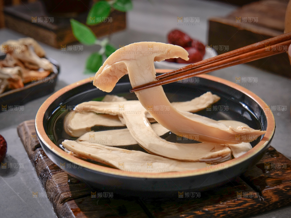 白松茸鸡汤