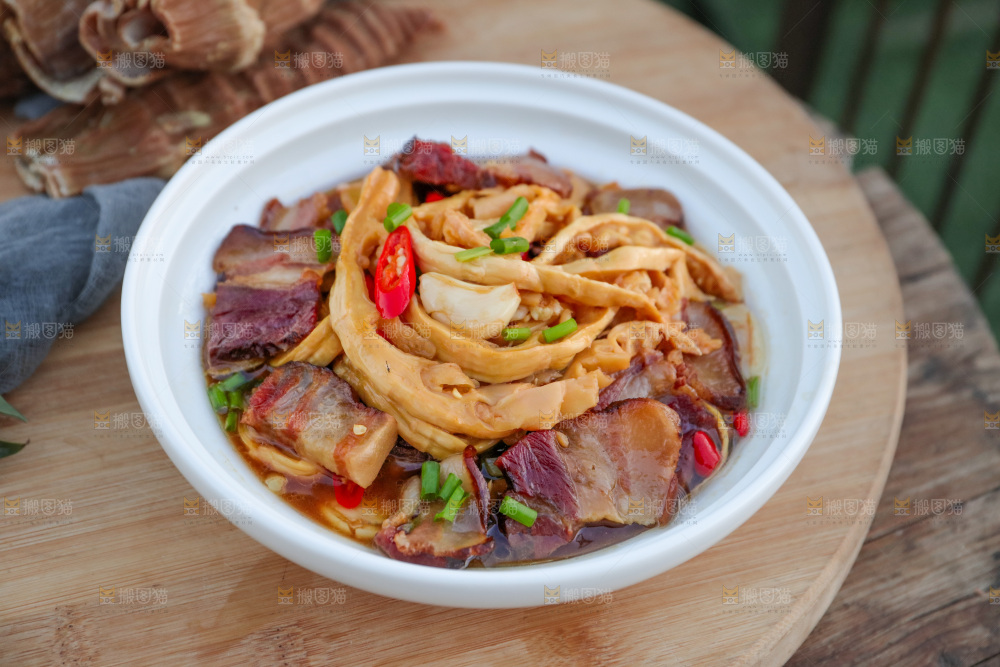 龙笋干烧腊肉