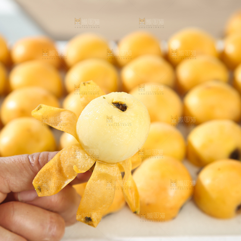 白玉枇杷
