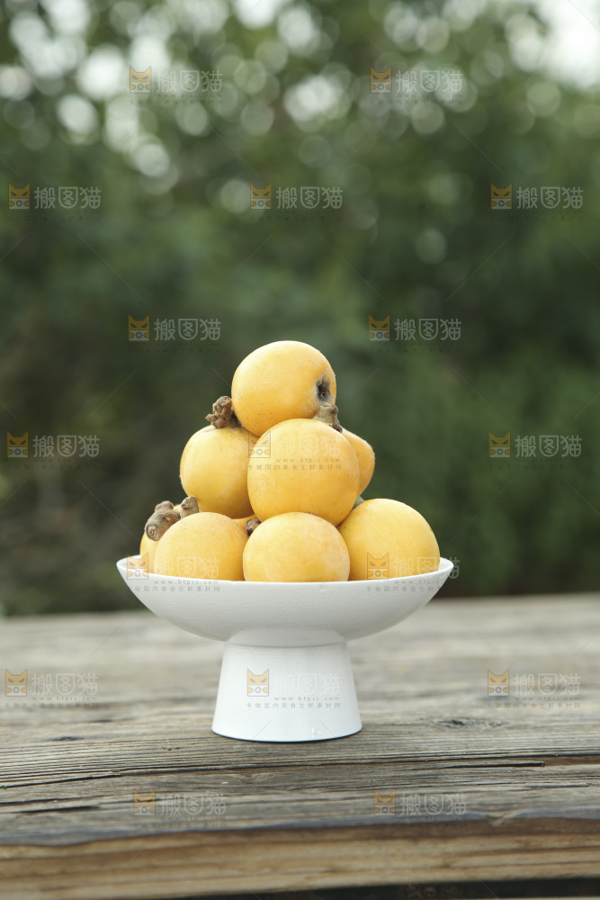 白玉枇杷